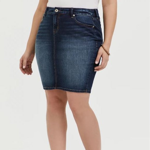 torrid Dresses & Skirts - Torrid DENIM MINI SKIRT - DARK WASH Size 28